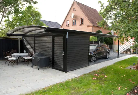 ELIPSE Carport Buet Tag Sortlakeret Med Redskabsrum Og Forlaenget Tag