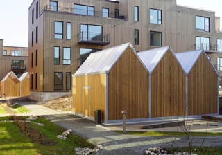 PEAK Lukkede Cykeloverdaekninger I To Etager Med Lamelbeklaedning