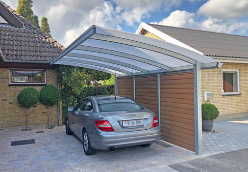Carport model WING med sidebeklædning
