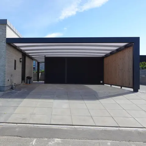 KUBIC vægmonteret carport
