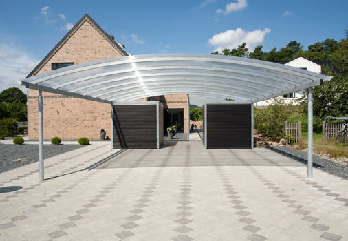 Stor ELIPSE carport med 2 redskabsrum og gennemgang i midten