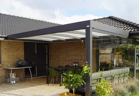 Glas Afskaermning Paa Terrasseoverdaekning