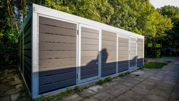 Opbevaringsrum model UNA med beklædning i Komposit og 2 døre