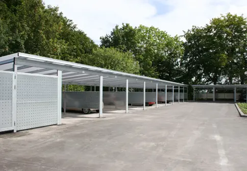 Carportanlaeg Med Galvaniserede Hulplader