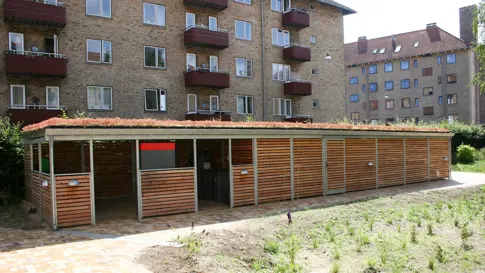 PLAN Multioverdaekning Plads Til Containere Barnevogne Og Cykler Med Groent Tag