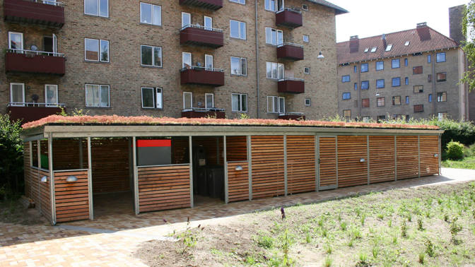 PLAN Multioverdaekning Plads Til Containere Barnevogne Og Cykler Med Groent Tag