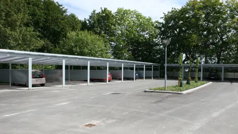 PLAN Carportanlaeg Med Hulpladebeklaedning