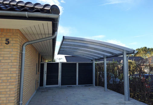 Forlænget WING stålcarport med hegn
