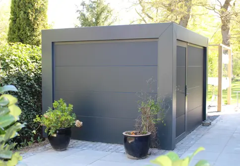 KUBIC Redskabsskur Med Isopanelbeklaedning