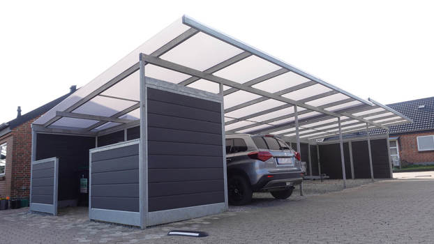 Containerafskærmning med kompositbeklædning i forlængelse af PLAN carportanlæg