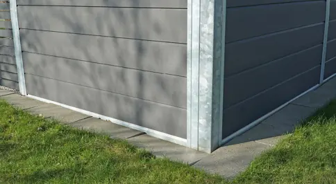 Staalsokkel Paa Skur Med Kompositbeklaedning