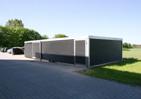 UNA depotrum med beklædning af sinusplader