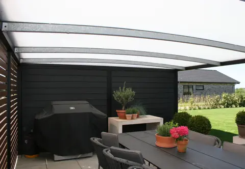 Konstruktionen med polycarbonat tag