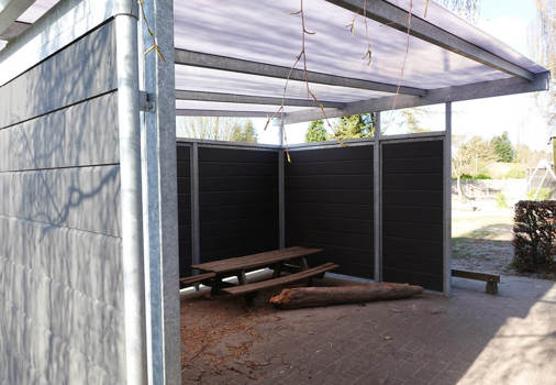 Praktisk læskur til legepladsen – f.eks. som madpakkehus