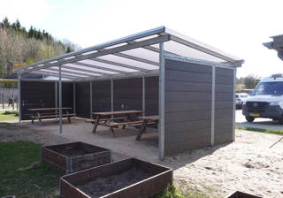 Overdaekning I PLAN Med Komposit Paa 3 Sider madpakkehus