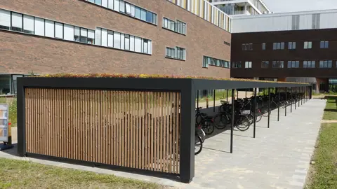 Stor KUBIC cykeloverdækning med grønt tag