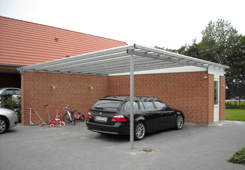 PLAN carport med ensidig taghældning monteret på mur