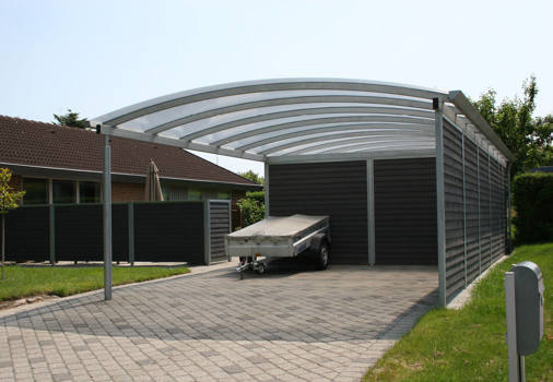 ELIPSE carport med træbeklædning. Plads til 1 bil og trailer