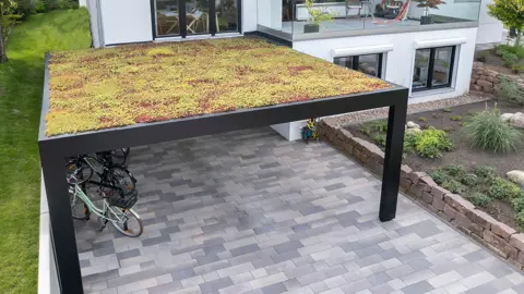 KUBIC carport med sedumtag