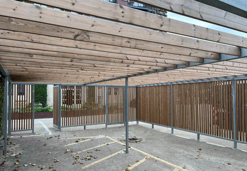 Rum til storskrald med lodrette lameller